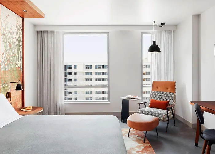 Hotel Canopy By Hilton Downtown 4*